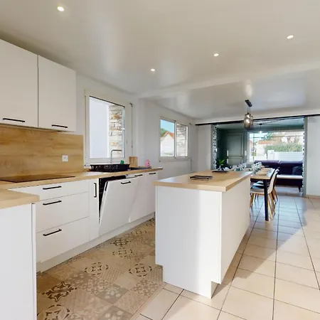 Les Flots Des Demoiselles Apartment